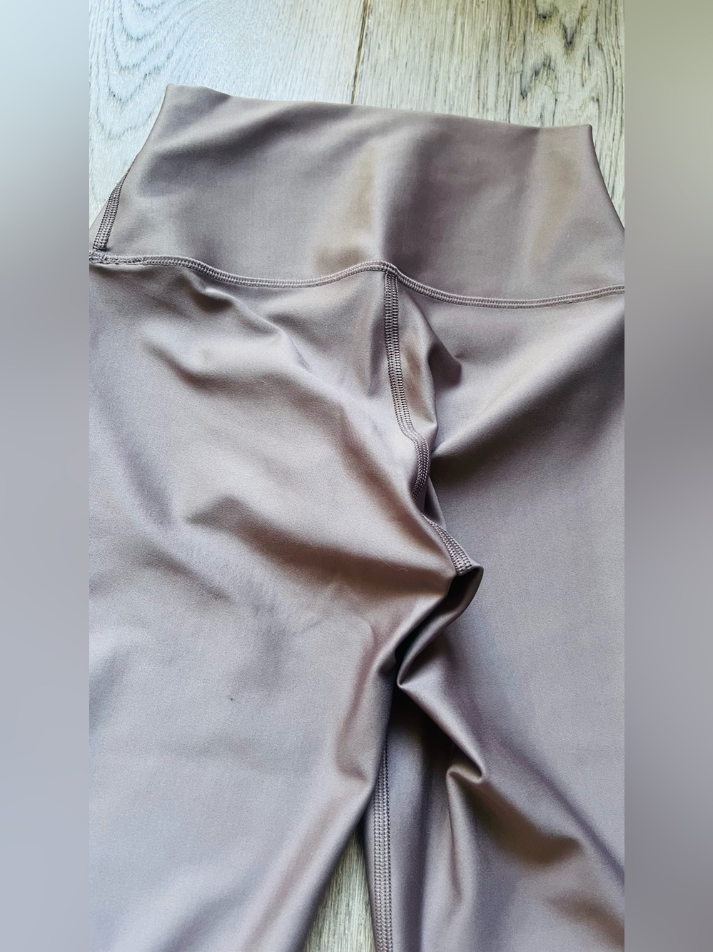 Alo High-Waist Airlift 7/8 Leggings in Mushroom size XS - Picture 6 of 7